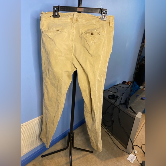 American Eagle Extreme Flex Khaki - Picture 2 of 4
